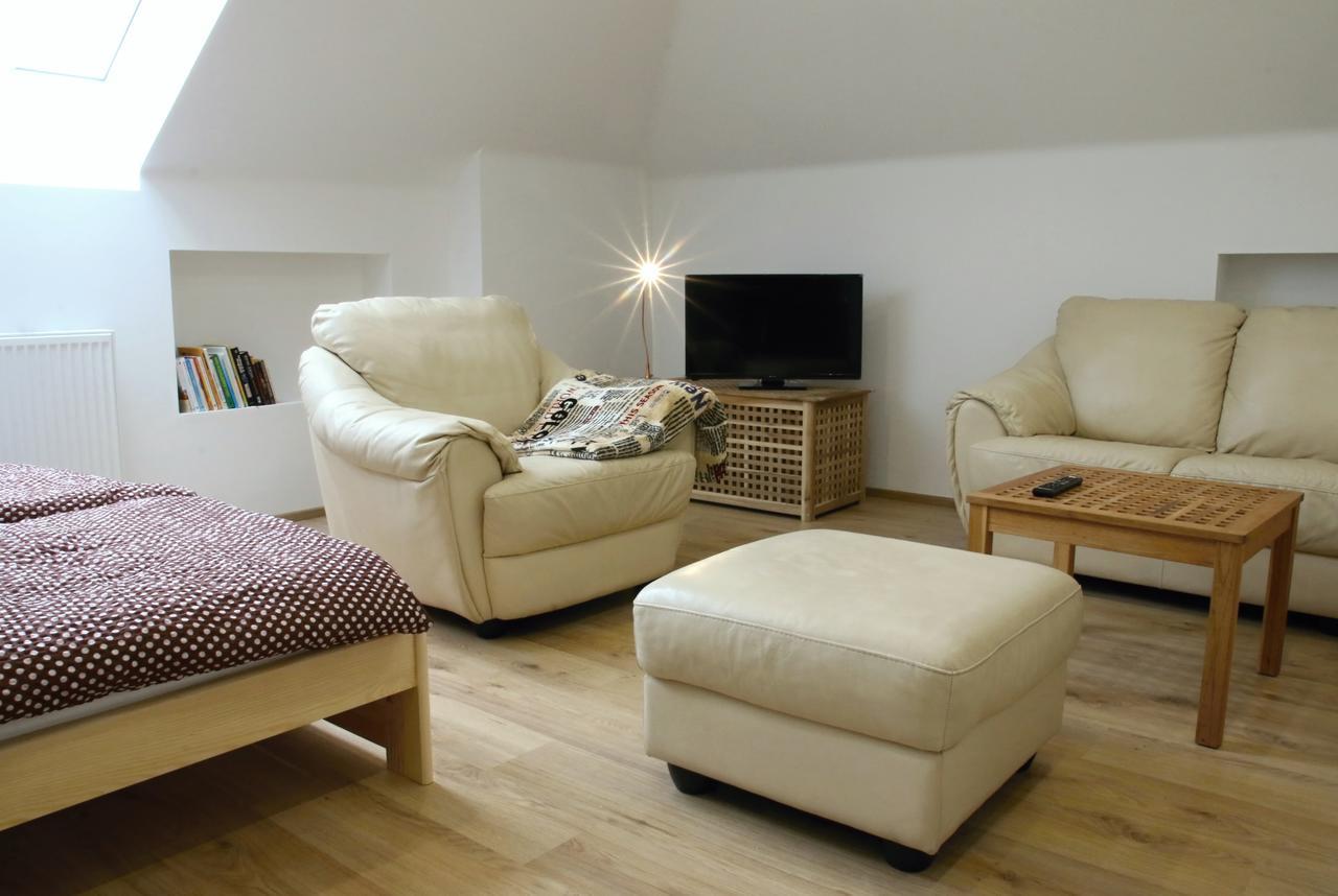Apartmany Za Sakurou Годонин Экстерьер фото