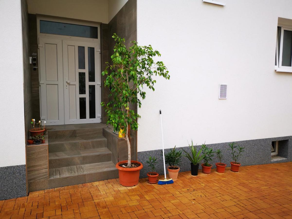 Apartmany Za Sakurou Годонин Экстерьер фото